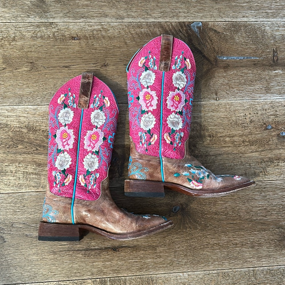Macie Bean Cowgirl Boots - M9070 Pink Flowers